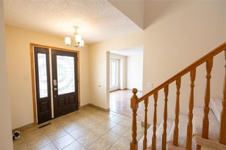 Photo 3: 45 Aintree Crescent in Winnipeg: Richmond West Residential for sale (1S)  : MLS®# 202107586