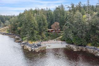 Photo 4: 1966 Gillespie Rd in Sooke: Sk 17 Mile House for sale : MLS®# 893324