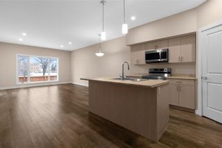 Photo 5: 107 804 Manitoba Avenue in Selkirk: R14 Condominium for sale : MLS®# 202225350