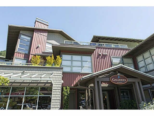Main Photo: 306 6688 ROYAL Avenue in West Vancouver: Horseshoe Bay WV Condo for sale in "Galleries on the Bay" : MLS®# R2085736