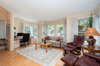 Photo 5: 245 E 17TH Street in North Vancouver: Central Lonsdale Townhouse for sale : MLS®# R2870438