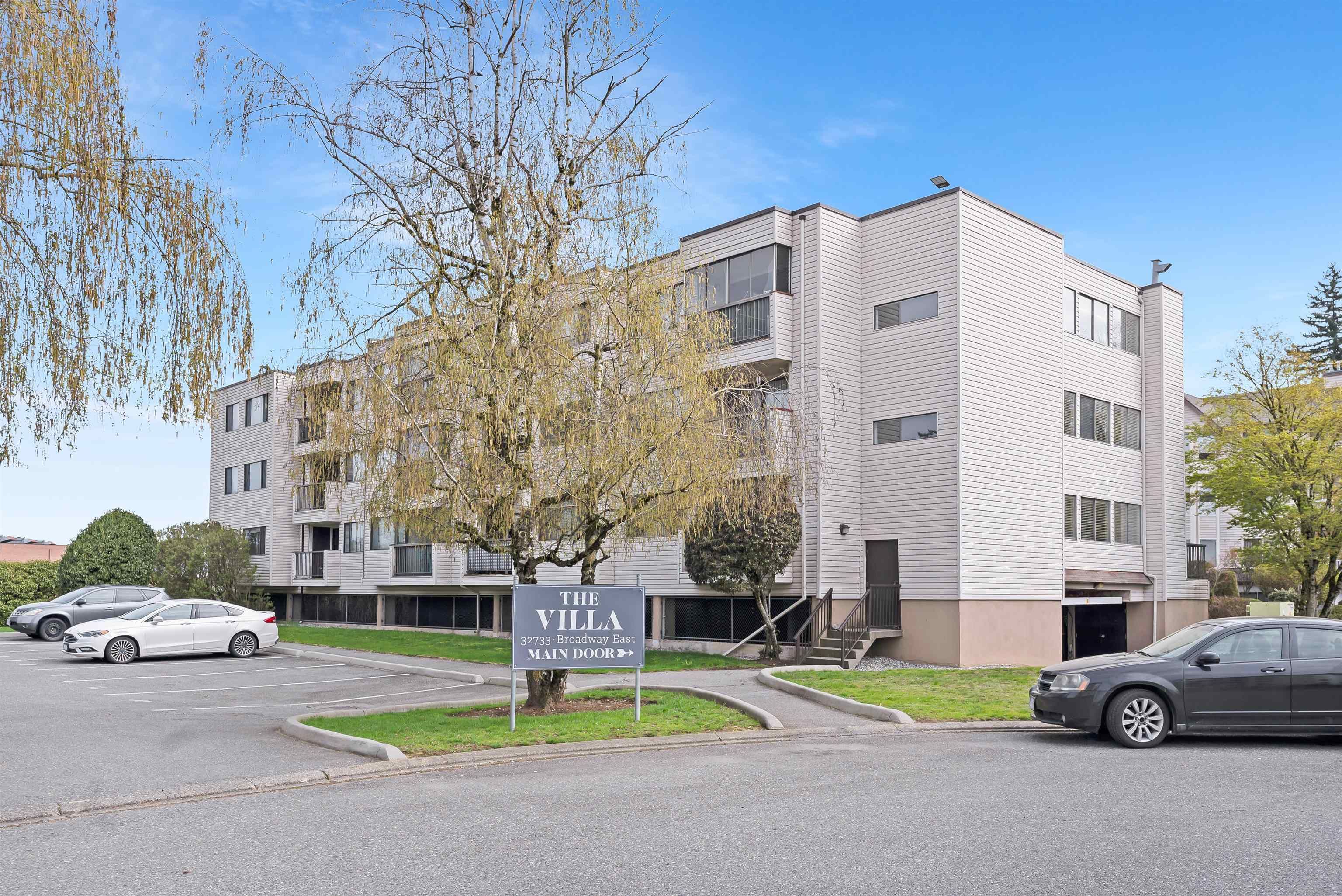 Main Photo: 203 32733 BROADWAY EAST Street in Abbotsford: Abbotsford West Condo for sale : MLS®# R2865643