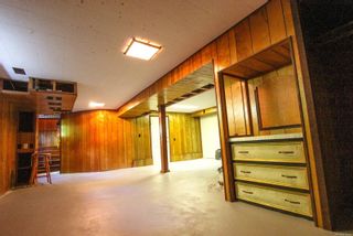Photo 41: 890 Dellwood Rd in Esquimalt: Es Kinsmen Park House for sale : MLS®# 910482