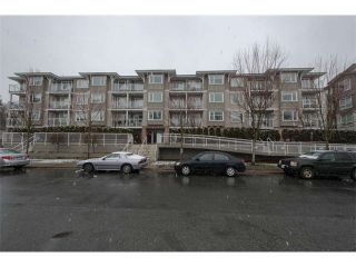 Photo 10: 105 2373 ATKINS Avenue in Port Coquitlam: Central Pt Coquitlam Condo for sale in "CARMANDY" : MLS®# V1049585