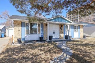 Photo 1: 243 Mapleglen Drive in Winnipeg: Maples Residential for sale (4H)  : MLS®# 202308704