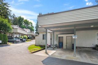 Photo 2: 24 2830 W BOURQUIN Crescent in Abbotsford: Central Abbotsford Townhouse for sale in "ABBOUTSFORD COURT" : MLS®# R2784243