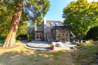 Photo 1: 3930 Smugglers Cove Rd in Saanich: SE Ten Mile Point House for sale (Saanich East)  : MLS®# 916066
