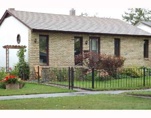 Main Photo: 118 NEWMAN Avenue West in WINNIPEG: Transcona Residential for sale (North East Winnipeg)  : MLS®# 2818072