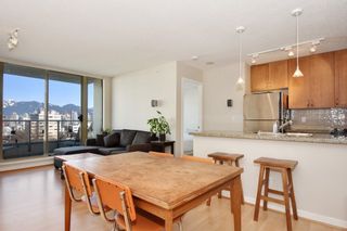 Photo 3: 901 1316 W 11TH Avenue in Vancouver: Fairview VW Condo for sale in "The Compton" (Vancouver West)  : MLS®# R2138686