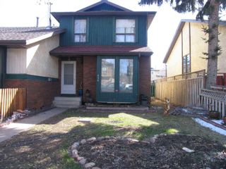 Photo 2: 424 Templeview Drive NE in Calgary: Temple Semi Detached (Half Duplex) for sale : MLS®# A2124648