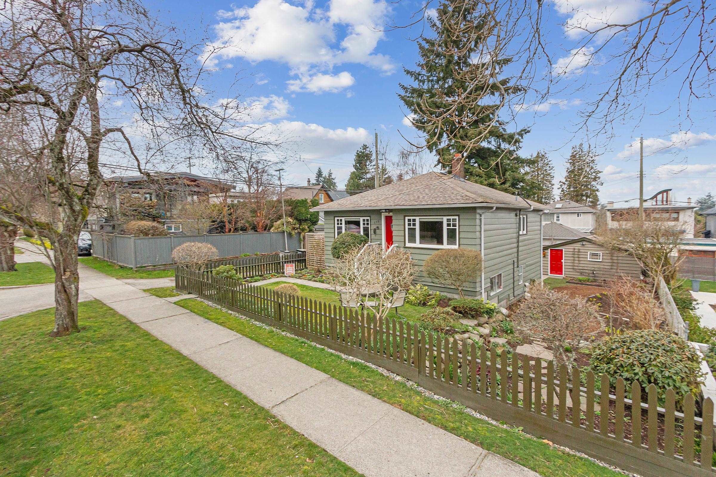 Main Photo: 419 E 35TH Avenue in Vancouver: Main House for sale (Vancouver East)  : MLS®# R2662107