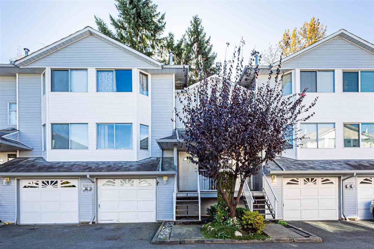 Main Photo: 17 3087 IMMEL STREET in Abbotsford: Central Abbotsford Townhouse for sale : MLS®# R2416610