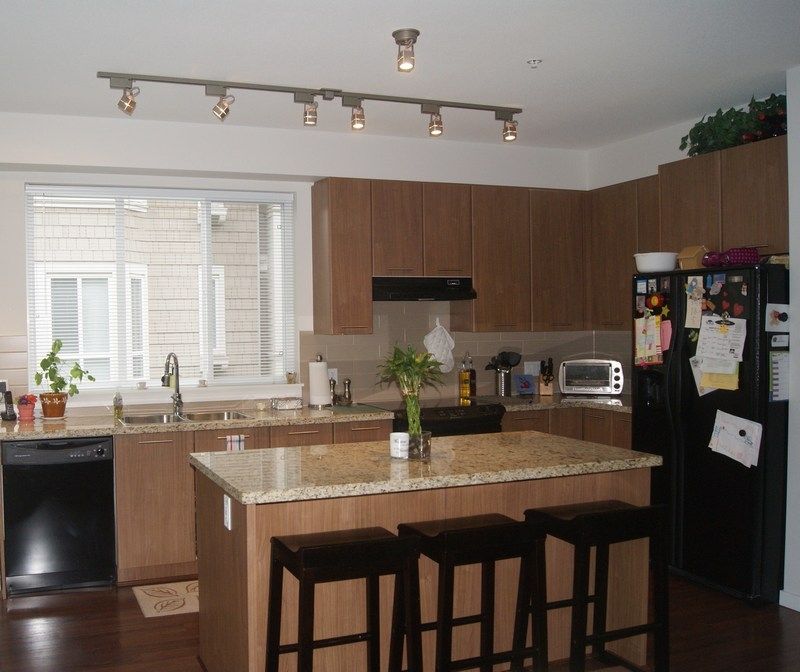 Photo 5: Photos: 27 2418 AVON Place in Port Coquitlam: Riverwood Townhouse for sale in "LINKS" : MLS®# V955179