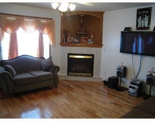 Photo 4:  in CALGARY: Applewood Residential Detached Single Family for sale (Calgary)  : MLS®# C3251510