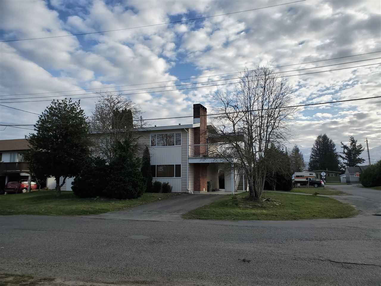 Main Photo: 9566 JOHNSON Street in Chilliwack: Chilliwack E Young-Yale Duplex for sale : MLS®# R2541320