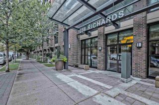 Photo 12: 202 1088 RICHARDS Street in Vancouver: Yaletown Condo for sale in "RICHARDS" (Vancouver West)  : MLS®# R2403889