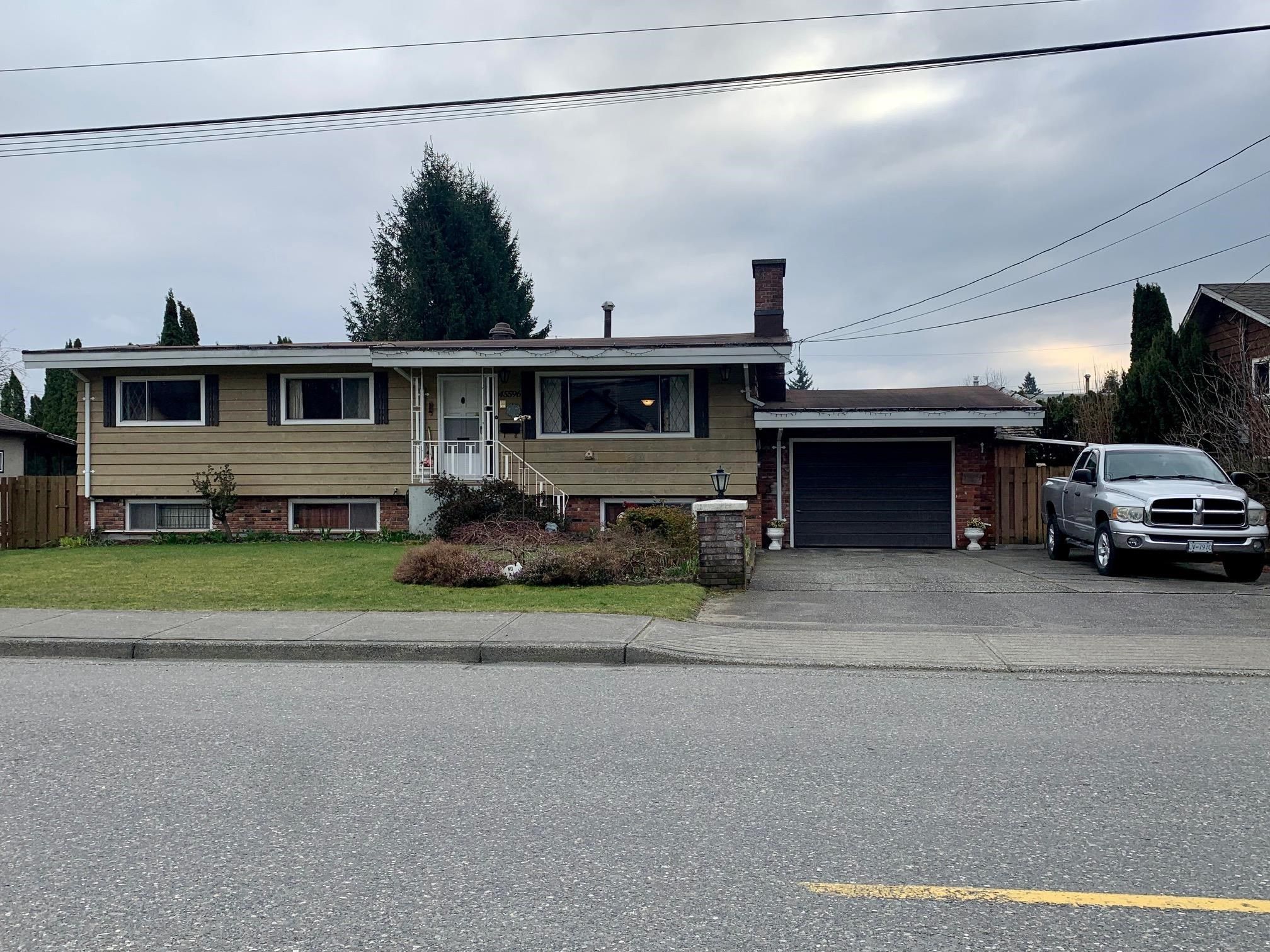 Main Photo: 45596 LEWIS AVENUE in Chilliwack: Chilliwack N Yale-Well House for sale : MLS®# R2664904
