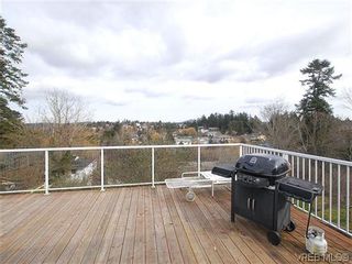 Photo 2: 742 Jasmine Ave in VICTORIA: SW Marigold House for sale (Saanich West)  : MLS®# 600683