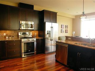 Photo 4: 8 614 Granrose Terr in VICTORIA: Co Latoria Row/Townhouse for sale (Colwood)  : MLS®# 635123