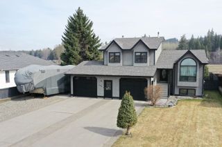 Photo 1: 114 LOWE Street in Quesnel: Quesnel - Town House for sale in "Johnston Subdivision" : MLS®# R2875412