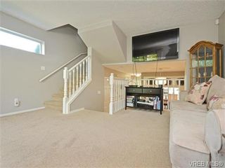 Photo 9: 1646 Myrtle Ave in VICTORIA: Vi Oaklands Row/Townhouse for sale (Victoria)  : MLS®# 741520