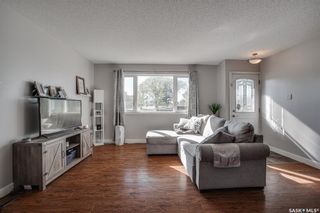Photo 3: 414 Witney Avenue North in Saskatoon: Mount Royal SA Residential for sale : MLS®# SK907708