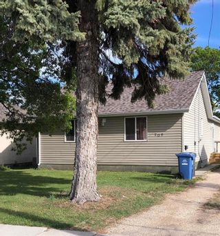 Photo 1: 208 Worthington Avenue in Winnipeg: Residential for sale (2D)  : MLS®# 202126347