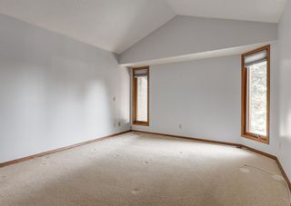Photo 16: 152 Oakbriar Close SW in Calgary: Palliser Semi Detached (Half Duplex) for sale : MLS®# A2044910