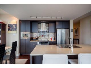 Photo 2: 1604 1320 Chesterfield Avenue in North Vancouver: Central Lonsdale Condo for sale : MLS®# V1035502