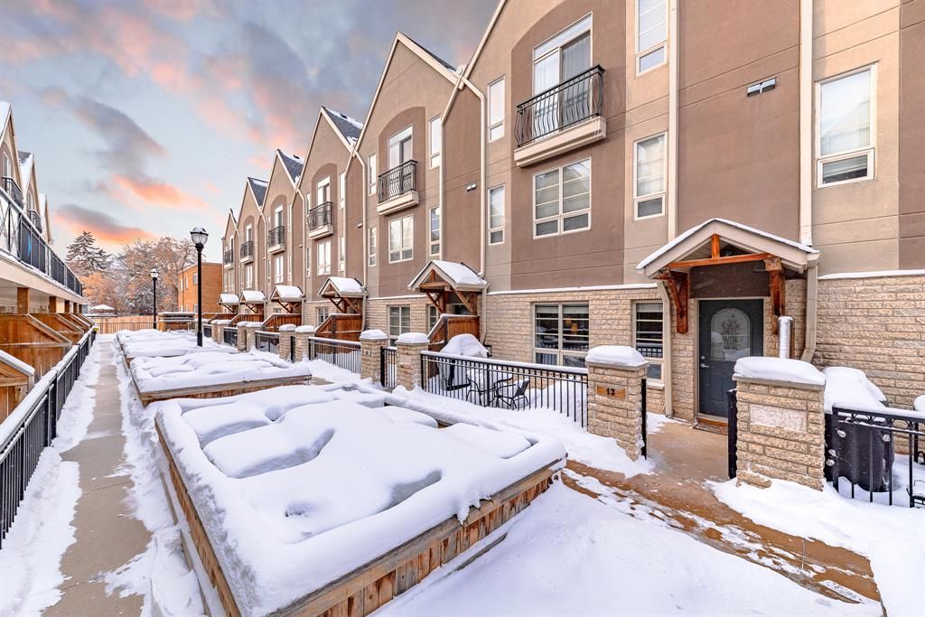Main Photo: 13 1729 34 Avenue SW in Calgary: Altadore Row/Townhouse for sale : MLS®# A2030251
