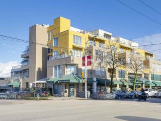 Photo 1: 301 1978 VINE Street in Vancouver: Kitsilano Condo for sale in "CAPERS BUILDING" (Vancouver West)  : MLS®# R2224832