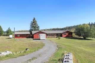 Photo 1: 5411 KENNEDY Road in 100 Mile House: 100 Mile House - Rural House for sale : MLS®# R2878595