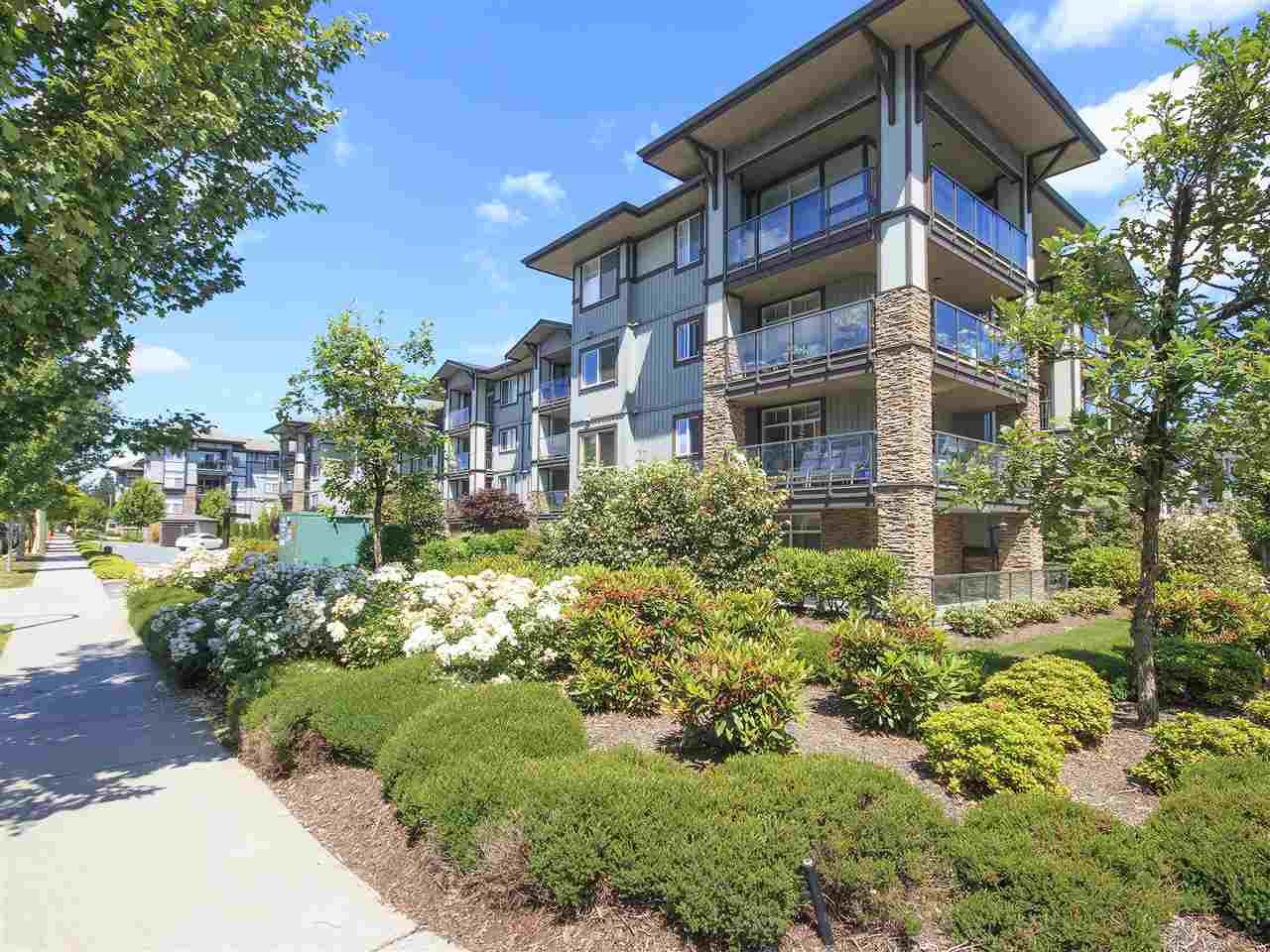 Main Photo: 410 2038 SANDALWOOD Crescent in Abbotsford: Central Abbotsford Condo for sale in "THE ELEMENT" : MLS®# R2185056