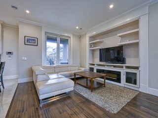 Photo 5: 18 GLYNDE Avenue in Burnaby: Capitol Hill BN House for sale (Burnaby North)  : MLS®# R2658132