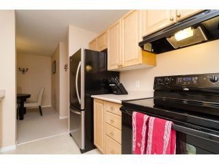 Photo 8: 104 5577 SMITH Avenue in Burnaby: Central Park BS Condo for sale in "Cotton Grove in Garden Village" (Burnaby South)  : MLS®# V1055670