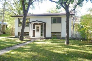 Photo 1: 681 Patricia Avenue in Winnipeg: Fort Richmond Single Family Detached for sale (South Winnipeg)  : MLS®# 1423786