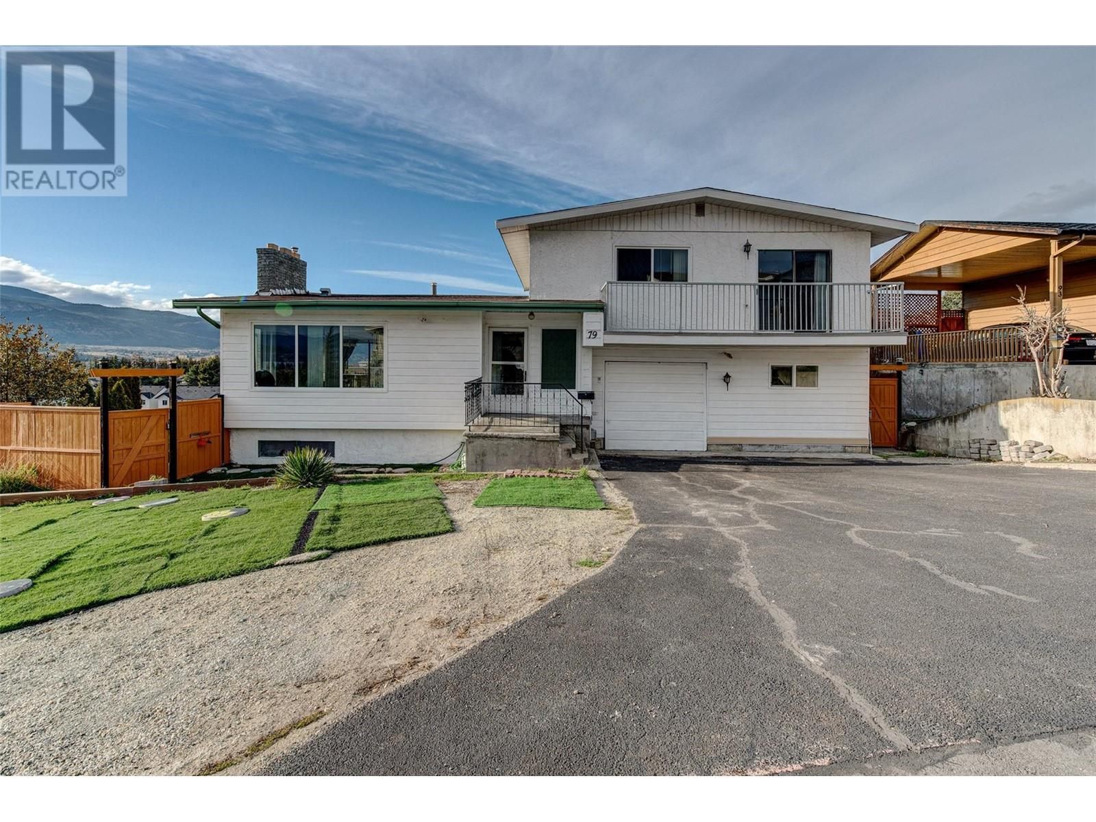 Main Photo: 79 Greenwood Drive in Penticton: House for sale : MLS®# 10308922