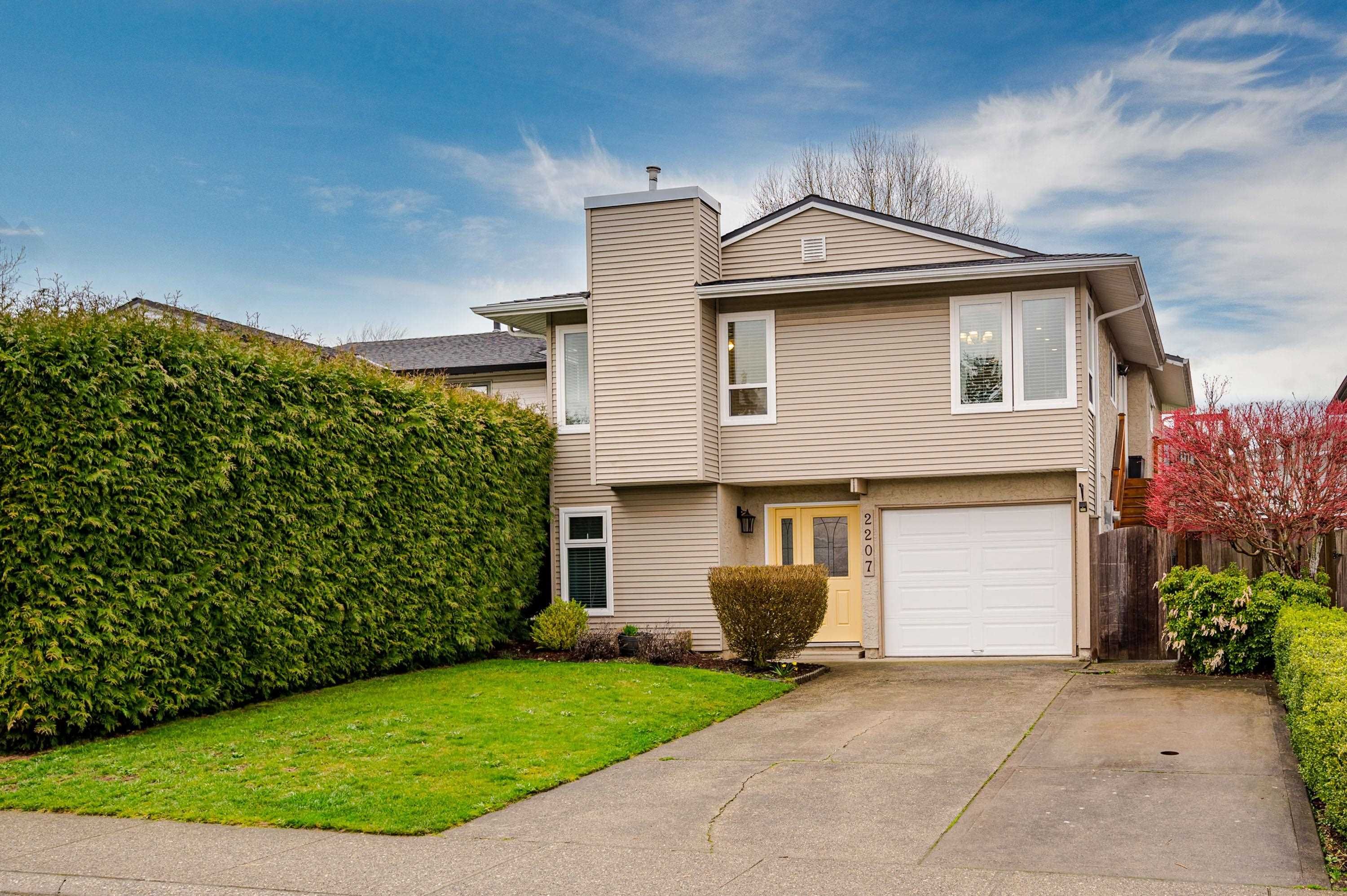 Main Photo: 2207 WILLOUGHBY Way in Langley: Willoughby Heights House for sale in "Langley Meadows" : MLS®# R2668513