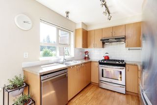 Photo 15: 303 3105 LINCOLN AVENUE in Coquitlam: New Horizons Condo for sale : MLS®# R2493905