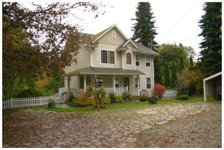 Photo 1: 410 Northeast 97B Highway in Salmon Arm: NE Salmon Arm House for sale (Shuswap/Revelstoke)  : MLS®# 10072678