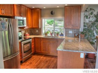 Photo 3: 5036 Sunrise Terr in VICTORIA: SE Cordova Bay House for sale (Saanich East)  : MLS®# 743056