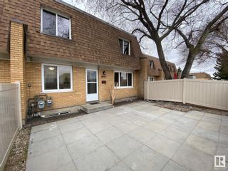 Photo 1: 216 LONDONDERRY Square in Edmonton: Zone 02 Townhouse for sale : MLS®# E4384207