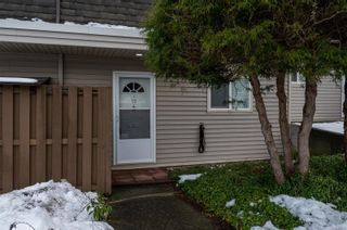 Photo 2: 19 270 Evergreen Rd in Campbell River: CR Campbell River Central Row/Townhouse for sale : MLS®# 924718