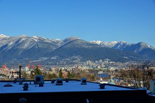 Photo 3: 305 298 E 11TH Avenue in Vancouver: Mount Pleasant VE Condo for sale in "THE SOPHIA" (Vancouver East)  : MLS®# R2138336