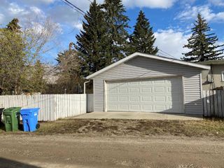 Photo 2: 4422 Greenview Place NE in Calgary: Greenview Semi Detached (Half Duplex) for sale : MLS®# A2130430