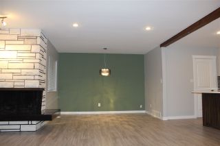 Photo 3: 22489 BRICKWOOD Close in Maple Ridge: East Central House for sale : MLS®# R2211865