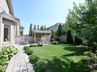 Photo 2: 2380 Rideau Dr in Oakville: Iroquois Ridge North Freehold for sale : MLS®# W3702265