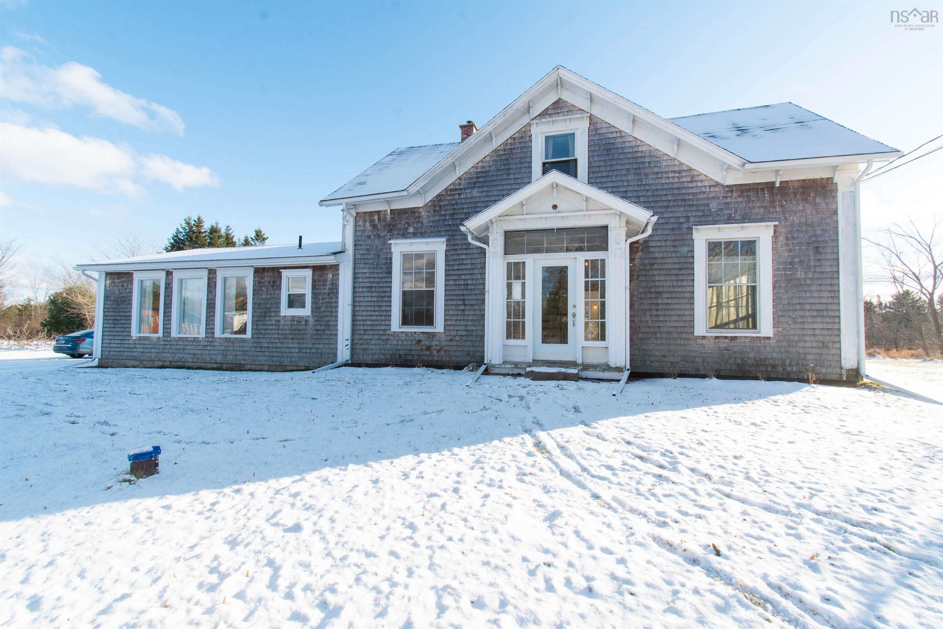 Main Photo: 3418 Highway 1 in Aylesford East: 404-Kings County Residential for sale (Annapolis Valley)  : MLS®# 202129408