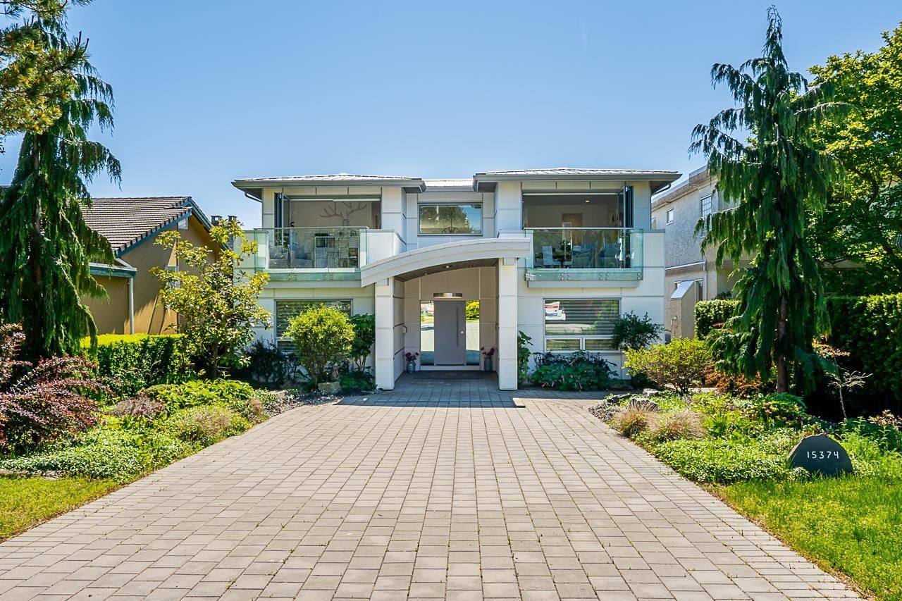 Main Photo: 15374 ROYAL Avenue: White Rock House for sale in "White Rock" (South Surrey White Rock)  : MLS®# R2773696