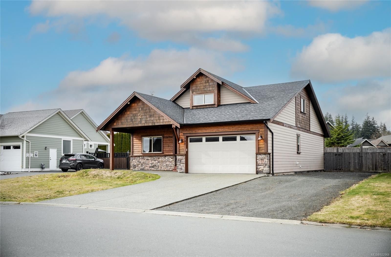 Main Photo: 337 Virginia Pl in Campbell River: CR Willow Point House for sale : MLS®# 922968